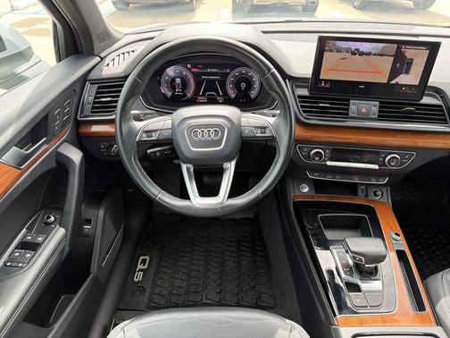 Florett Silver Metallic 2022 Audi Q5 40 Premium Plus