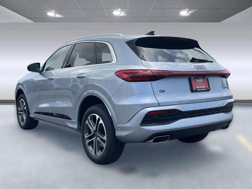 2025 Audi Q5 Premium TFSI quattro S tronic