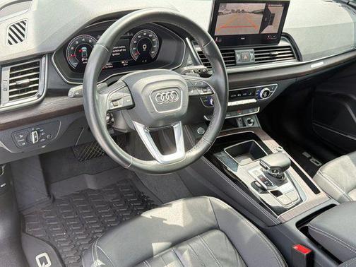 Florett Silver Metallic 2023 Audi Q5 45 S line Premium Plus