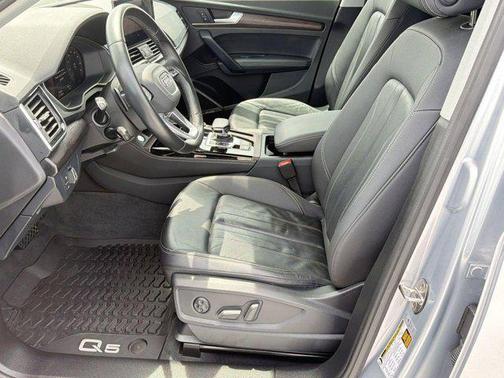 Florett Silver Metallic 2023 Audi Q5 45 S line Premium Plus