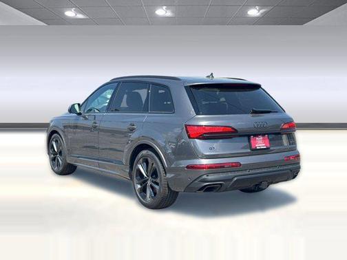 Samurai Gray Metallic 2026 Audi Q7 55 Premium Plus