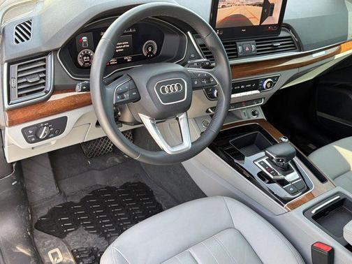 2022 Audi Q5 45 S line Premium Plus