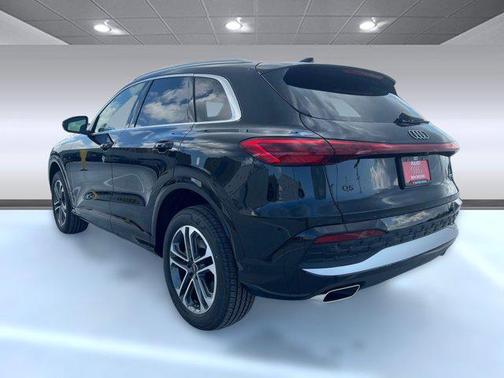 2025 Audi Q5 Premium TFSI quattro S tronic
