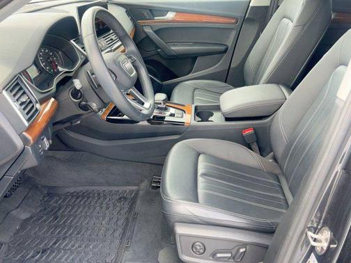 2023 Audi Q5 40 Premium
