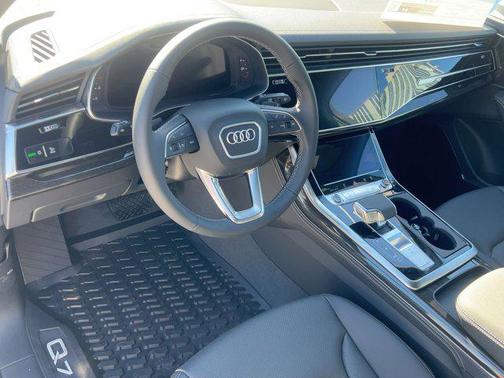 2026 Audi Q7 55 Premium Plus