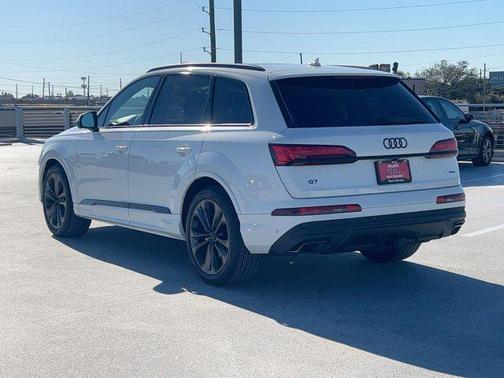 2026 Audi Q7 55 Premium Plus