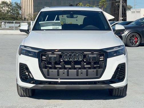 2026 Audi Q7 55 Premium Plus