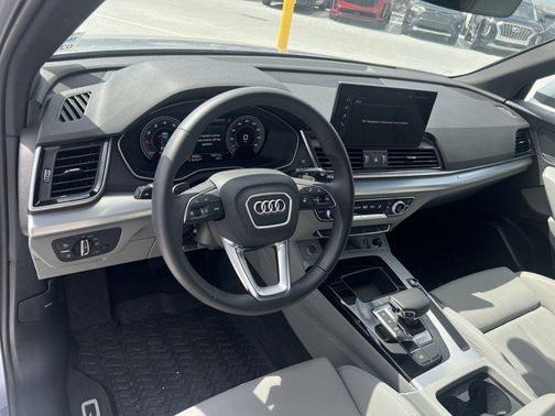 2025 Audi Q5 45 S line Premium