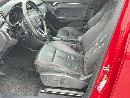 Tango Red Metallic 2023 Audi Q3 Premium 45 TFSI S line quattro Tiptronic