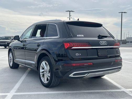 2022 Audi Q7 55 Premium Plus