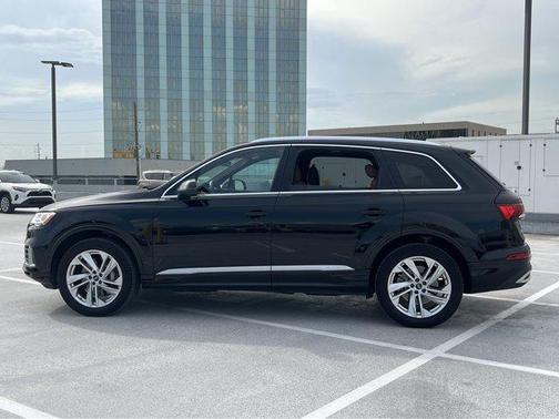 2022 Audi Q7 55 Premium Plus
