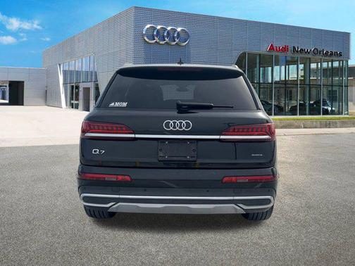 2022 Audi Q7 55 Premium Plus