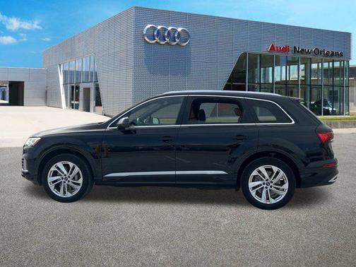 2022 Audi Q7 55 Premium Plus