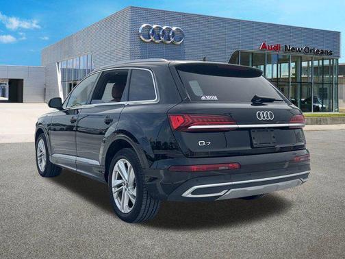 2022 Audi Q7 55 Premium Plus