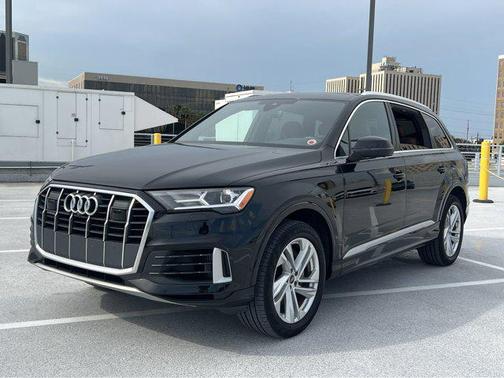2022 Audi Q7 55 Premium Plus