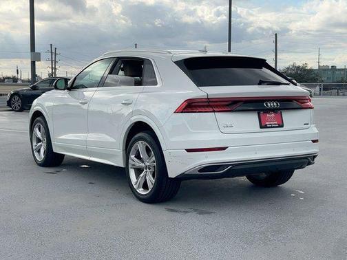 2023 Audi Q8 55 Premium Plus