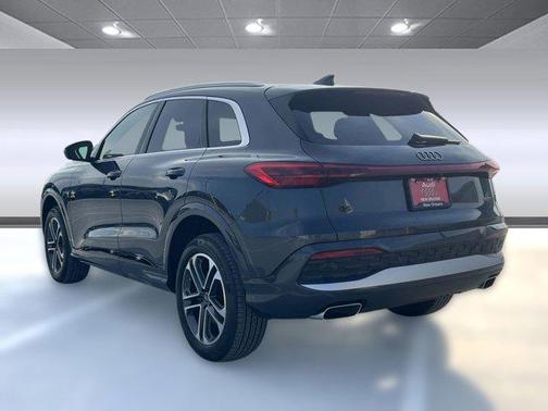 2025 Audi Q5 Premium TFSI quattro S tronic