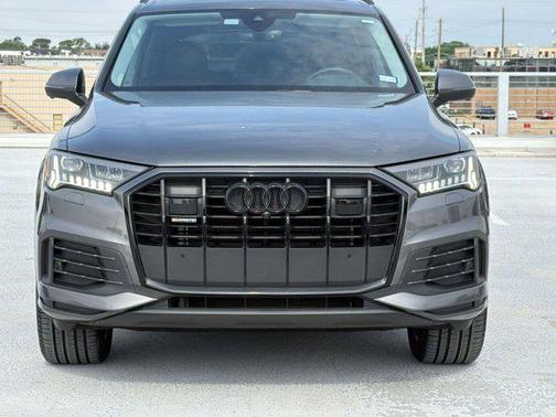 Samurai Gray Metallic 2023 Audi Q7 45 Premium Plus