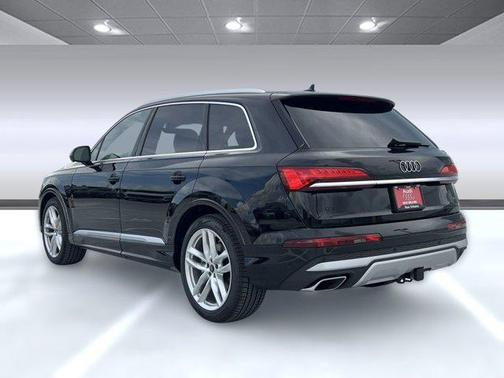 2025 Audi Q7 55 Premium Plus