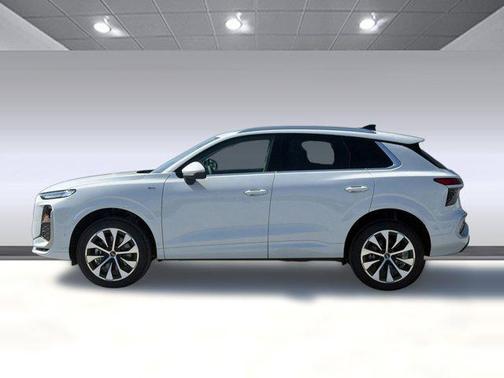 Glacier White Metallic 2026 Audi Q3 TFSI quattro S tronic