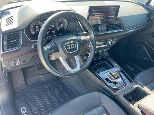 2022 Audi Q5 45 S line Premium Plus
