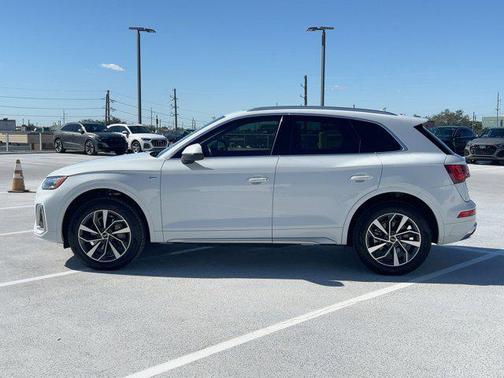 2022 Audi Q5 45 S line Premium Plus