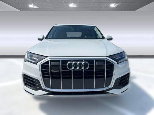 2022 Audi Q7 55 Premium Plus