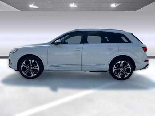 2022 Audi Q7 55 Premium Plus