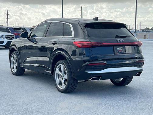 2025 Audi Q5 Premium Plus TFSI quattro S tronic