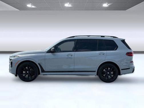 Brooklyn Grey Metallic 2025 BMW X7 M60i