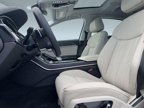 2025 Audi A8 L 55 TFSI quattro Tiptronic