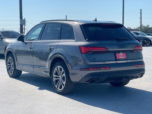 2026 Audi Q7 45 Premium
