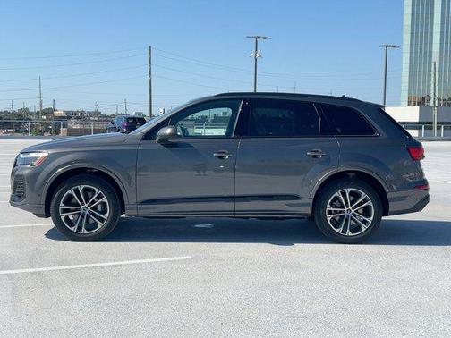 2026 Audi Q7 45 Premium