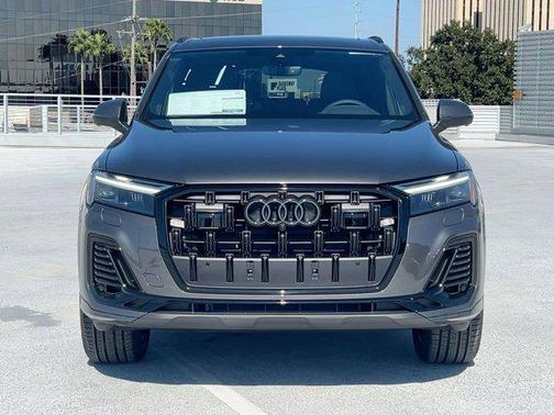 2026 Audi Q7 45 Premium