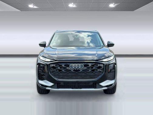 Mythos Black Metallic 2026 Audi Q3 TFSI quattro S tronic