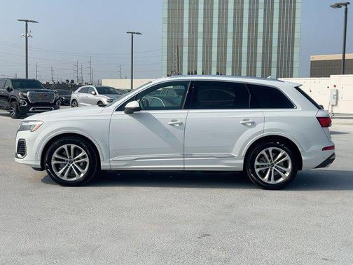 2025 Audi Q7 55 Premium Plus