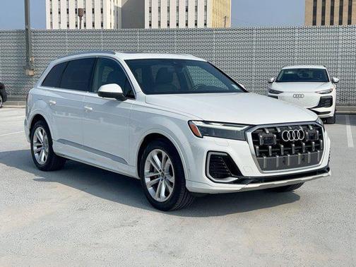 2025 Audi Q7 55 Premium Plus