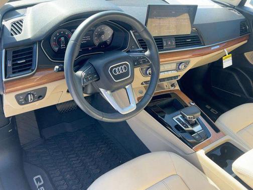 2023 Audi Q5 40 Premium Plus