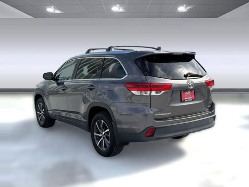 Predawn Gray Mica 2018 Toyota Highlander XLE