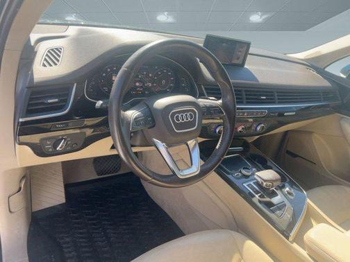 2019 Audi Q7 55 Premium Plus