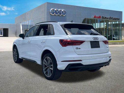 2022 Audi Q3 45 S line Premium