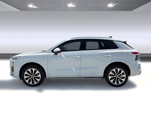 Glacier White Metallic 2026 Audi Q3 TFSI quattro S tronic
