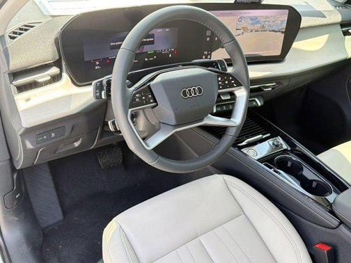 Glacier White Metallic 2026 Audi Q3 TFSI quattro S tronic
