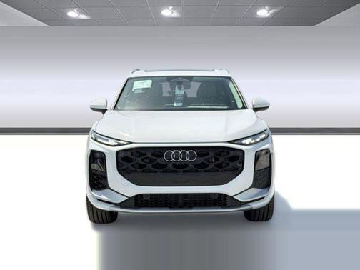Glacier White Metallic 2026 Audi Q3 TFSI quattro S tronic