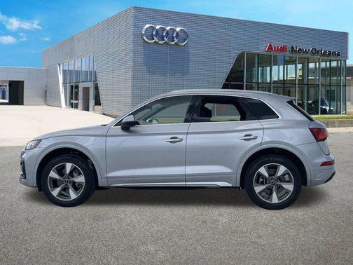 2022 Audi Q5 40 Premium Plus