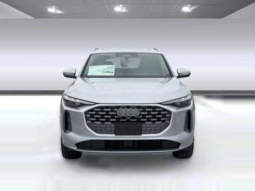 Florett Silver Metallic 2026 Audi Q5 Premium Plus TFSI quattro S tronic