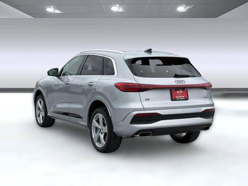 Florett Silver Metallic 2026 Audi Q5 Premium Plus TFSI quattro S tronic