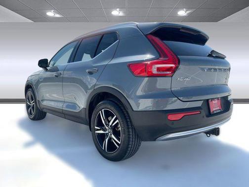 2023 Volvo XC40 B4 Plus Bright Theme