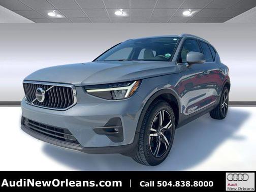 2023 Volvo XC40 B4 Plus Bright Theme