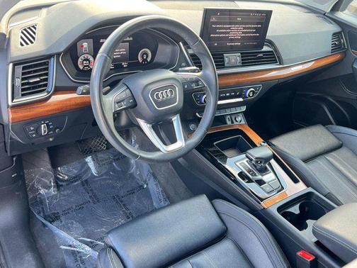 2023 Audi Q5 45 S line Premium Plus